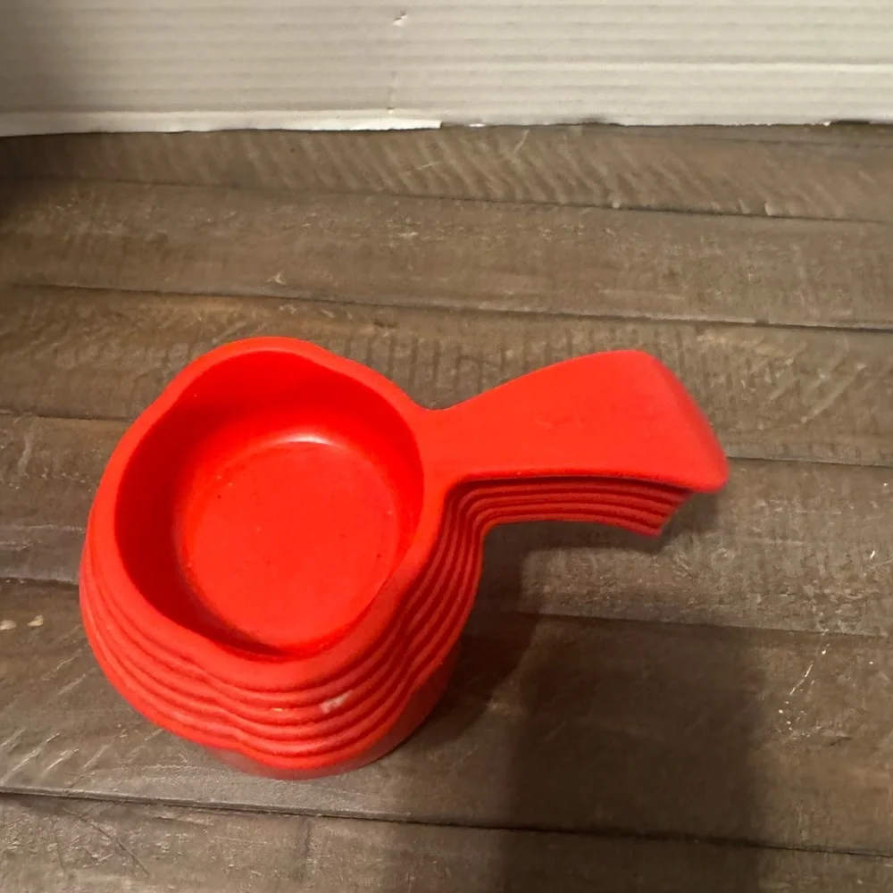 Tupperware Measuring Cup Set